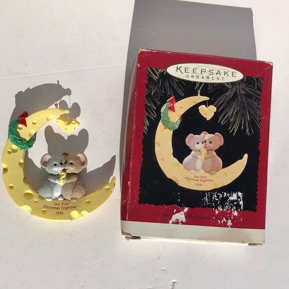 1996 OUR FIRT CHRISTMAS TOGETHER HALLMARK KEEPSAKE ORNAMENT VINTAGE COLLECTION - Picture 7 of 8